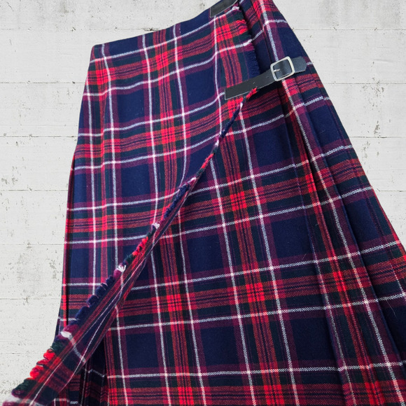 90s Vintage Navy Red Tartan Archie Brown Scottish Tartan Wool Kilt Skirt Size 8 - Picture 3 of 8